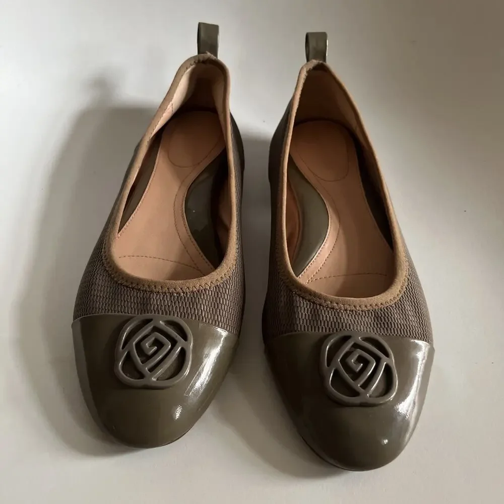 Taryn Rose Paige Ballet Flats Womens 8.5B Taupe Brown Two Tone Cap Toe